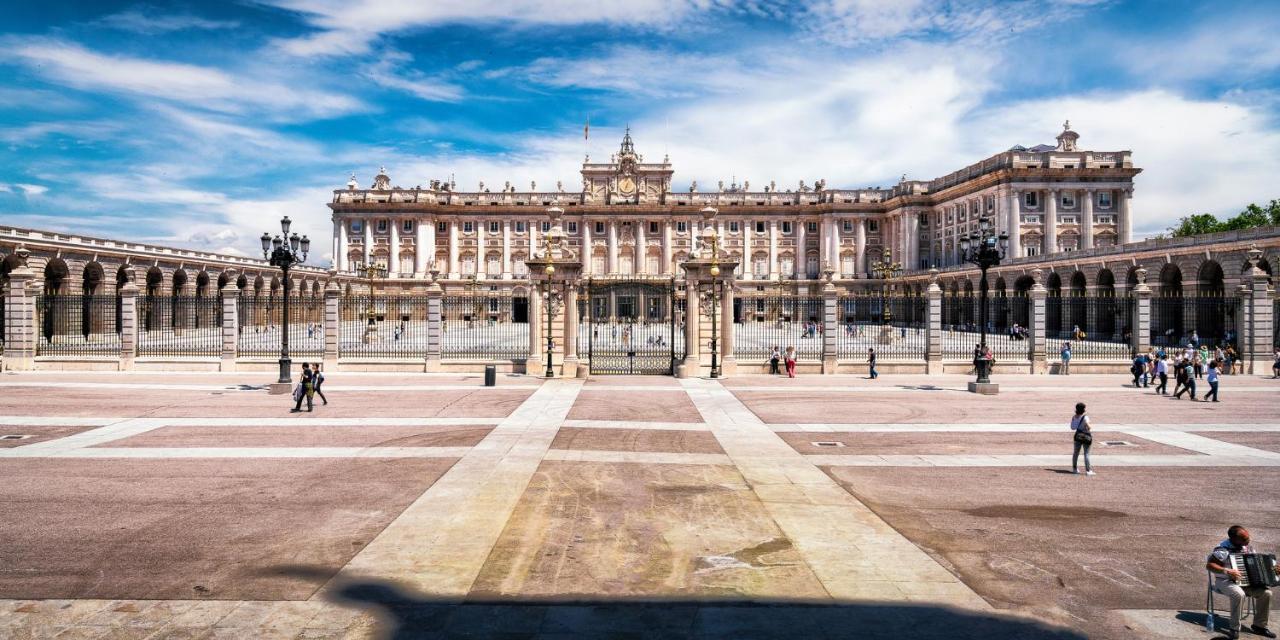 Apartamentos Felipe IV Plaza Mayor Madrid Ngoại thất bức ảnh